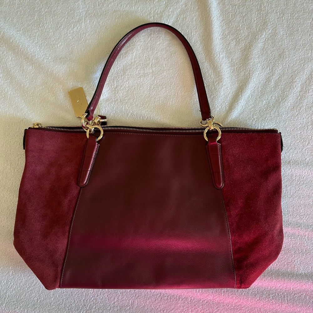 A beautiful COACH bag for sale!